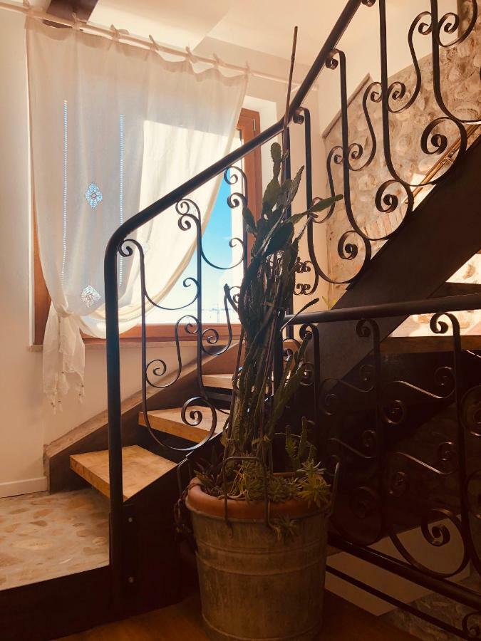 מלון קסטלנואובו דל גארדה Gardabeds Adults Only מראה חיצוני תמונה